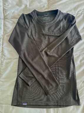 Boys Patagonia long sleeve base layer L 12